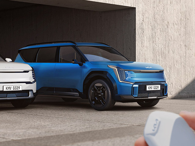 Remote Smart Parking Assist  (RSPA )